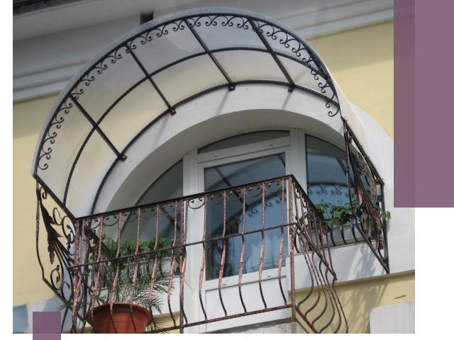 Козырьки над балконом в Алексине — изготовление и монтаж